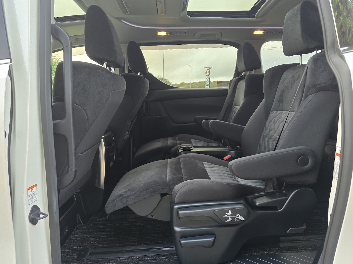 Used Toyota Vellfire 2018 for sale - 76463982: Photo 16