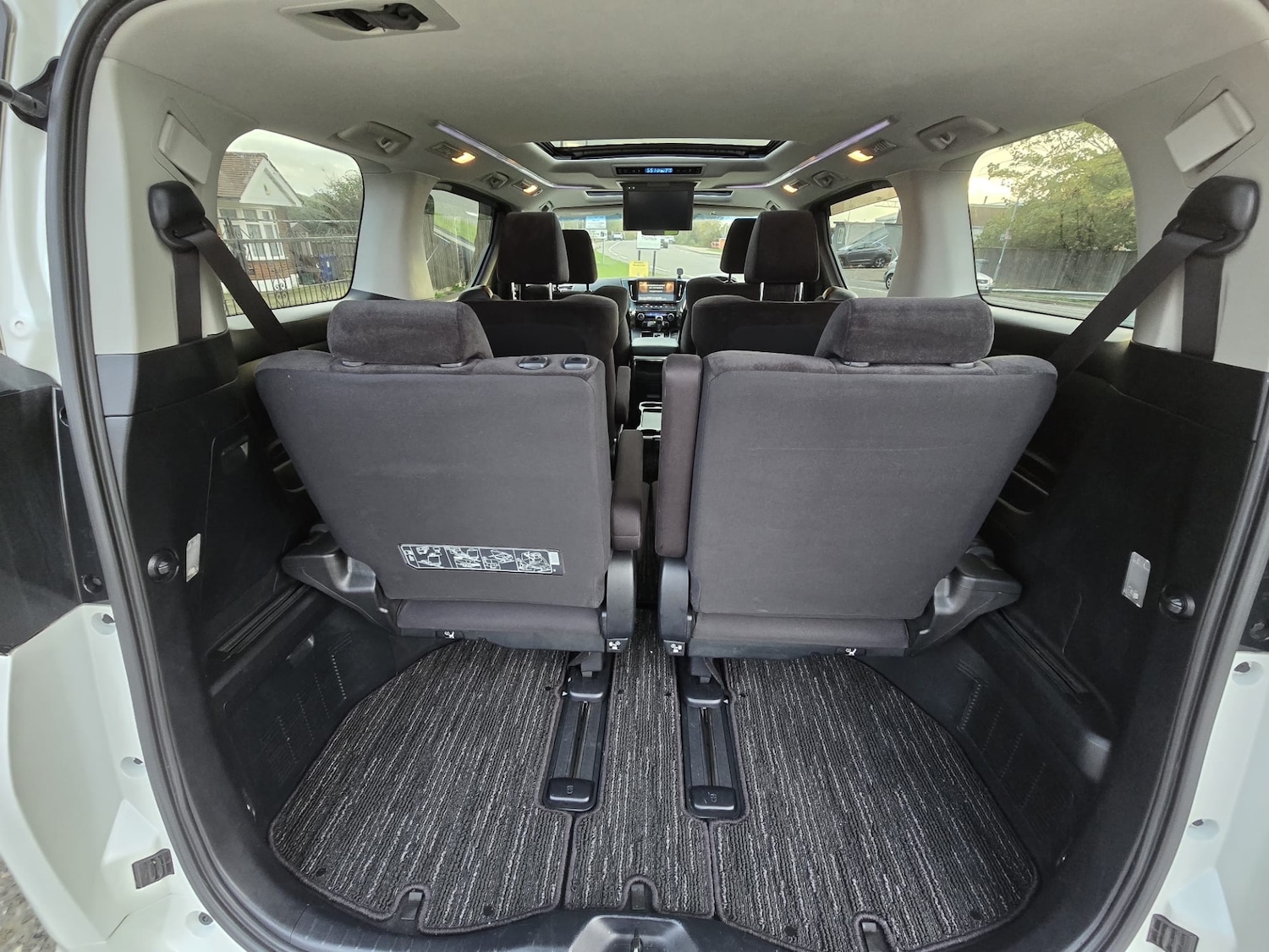 Used Toyota Vellfire 2018 for sale - 76463982: Photo 27