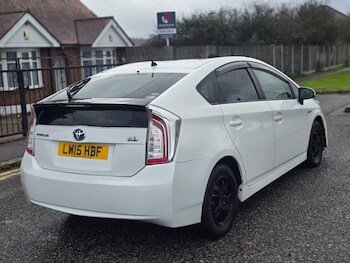 Used Toyota Prius 2015 for sale - 76542535: Photo