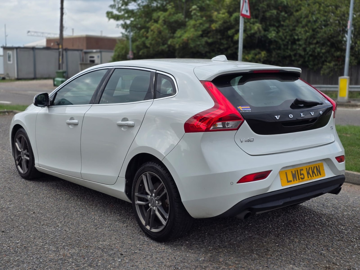 Used Volvo V40 2015 for sale - 76078064: Photo 4
