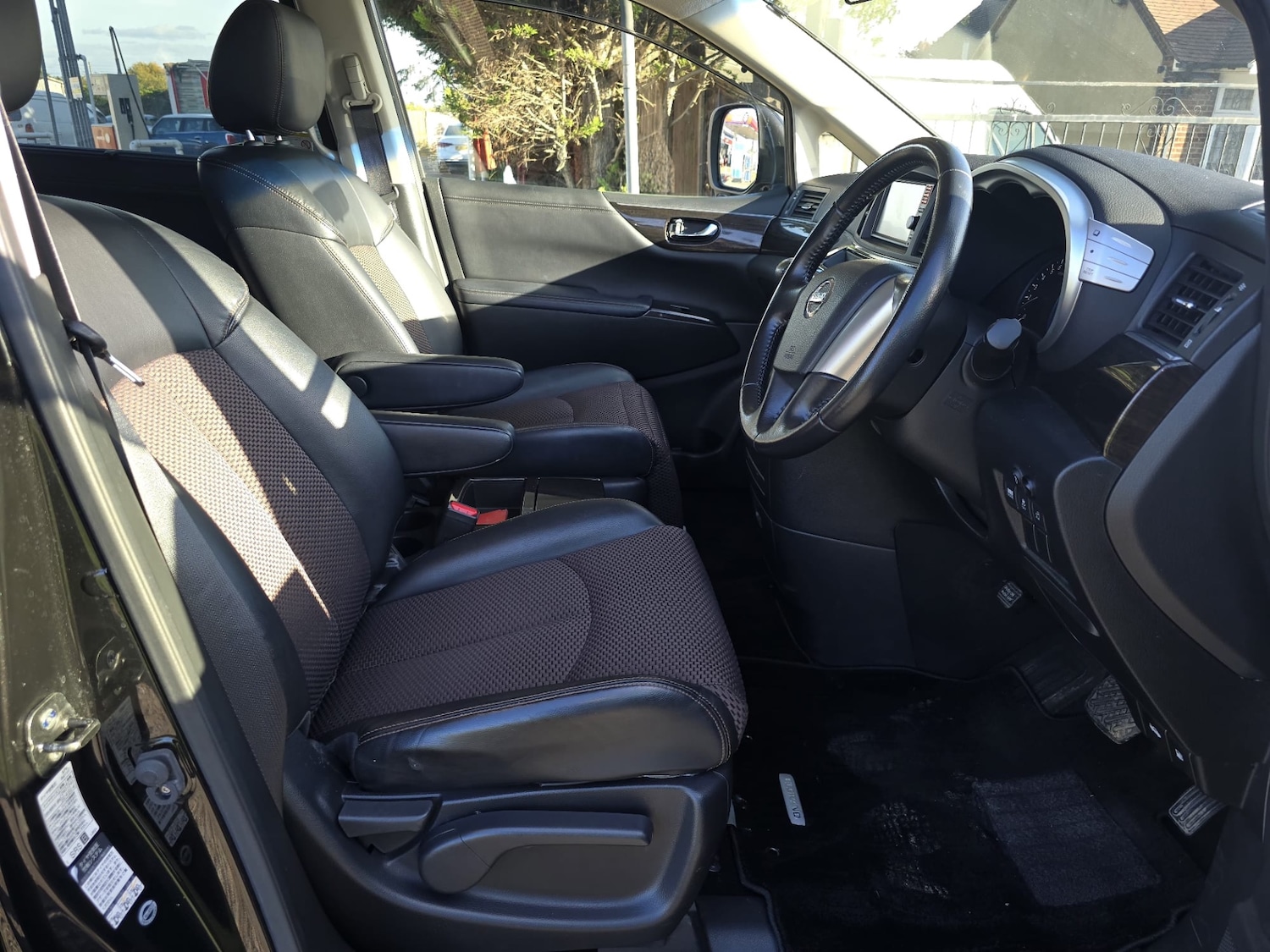 Used Nissan Elgrand 2013 for sale - 76067335: Photo 13