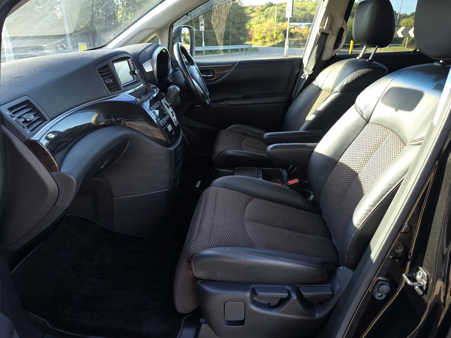 Used Nissan Elgrand 2013 for sale - 76067335: Photo 14