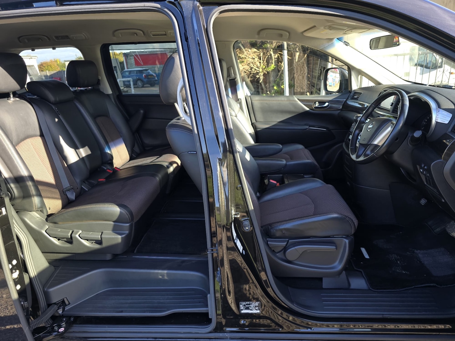 Used Nissan Elgrand 2013 for sale - 76067335: Photo 15