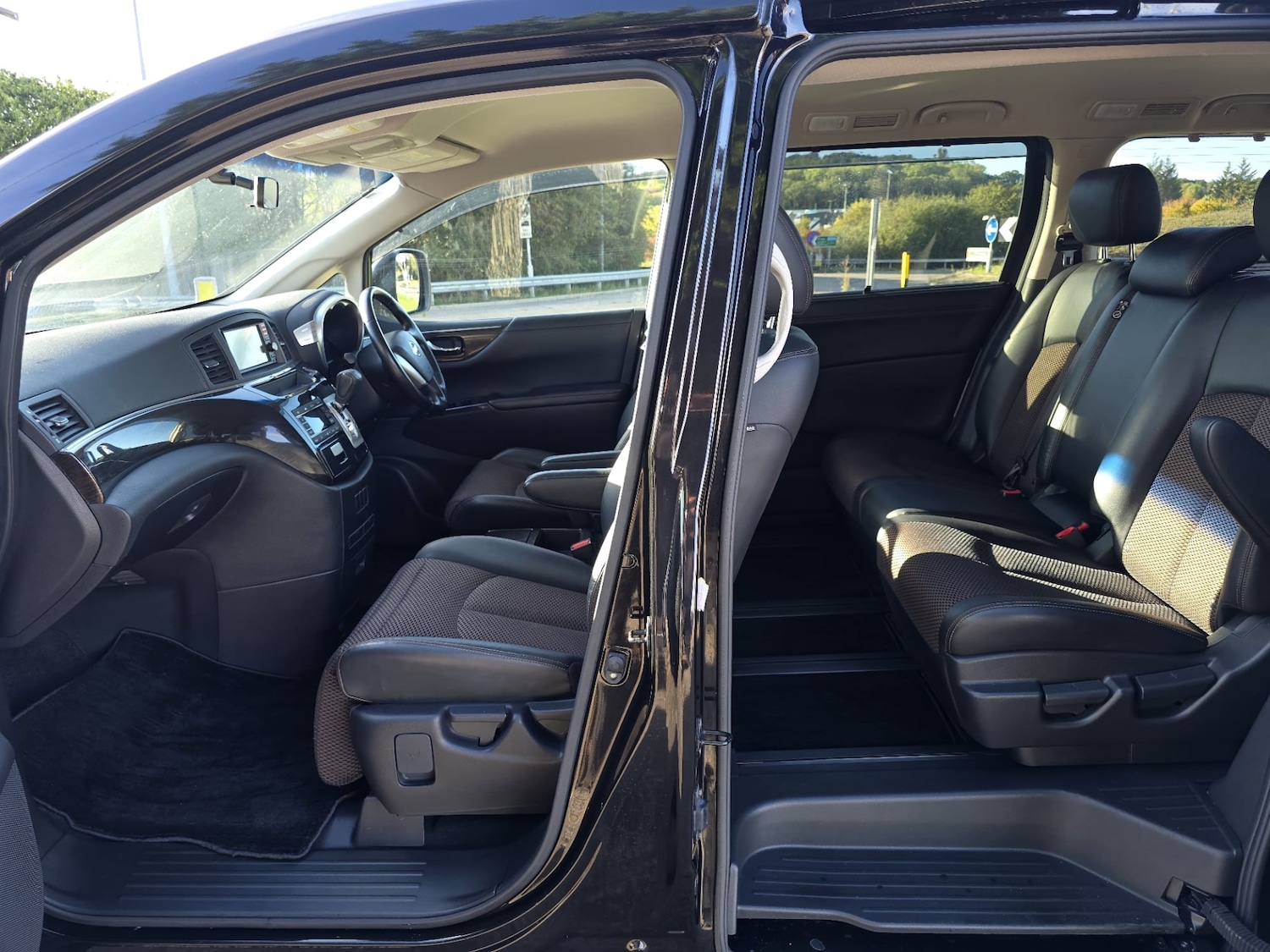 Used Nissan Elgrand 2013 for sale - 76067335: Photo 16