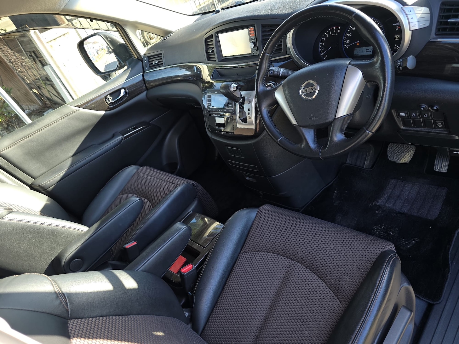 Used Nissan Elgrand 2013 for sale - 76067335: Photo 19