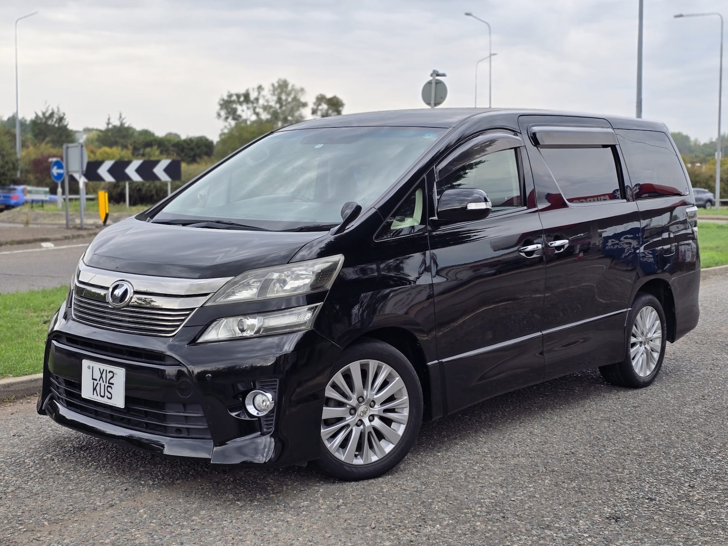 Used Toyota Vellfire 12 for sale - 76017191: Photo 2