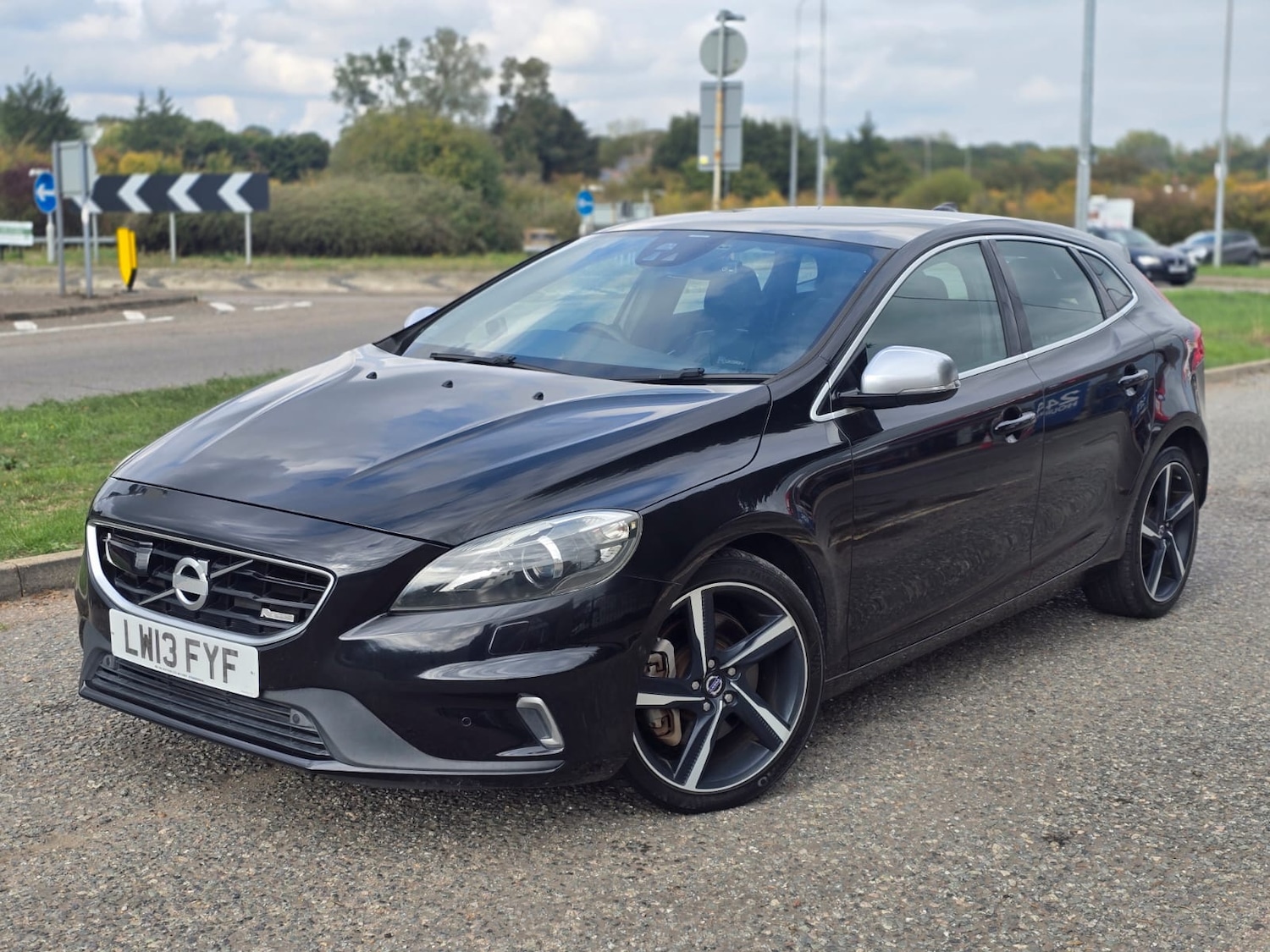 Used Volvo V40 2013 for sale - 76088805: Photo 2