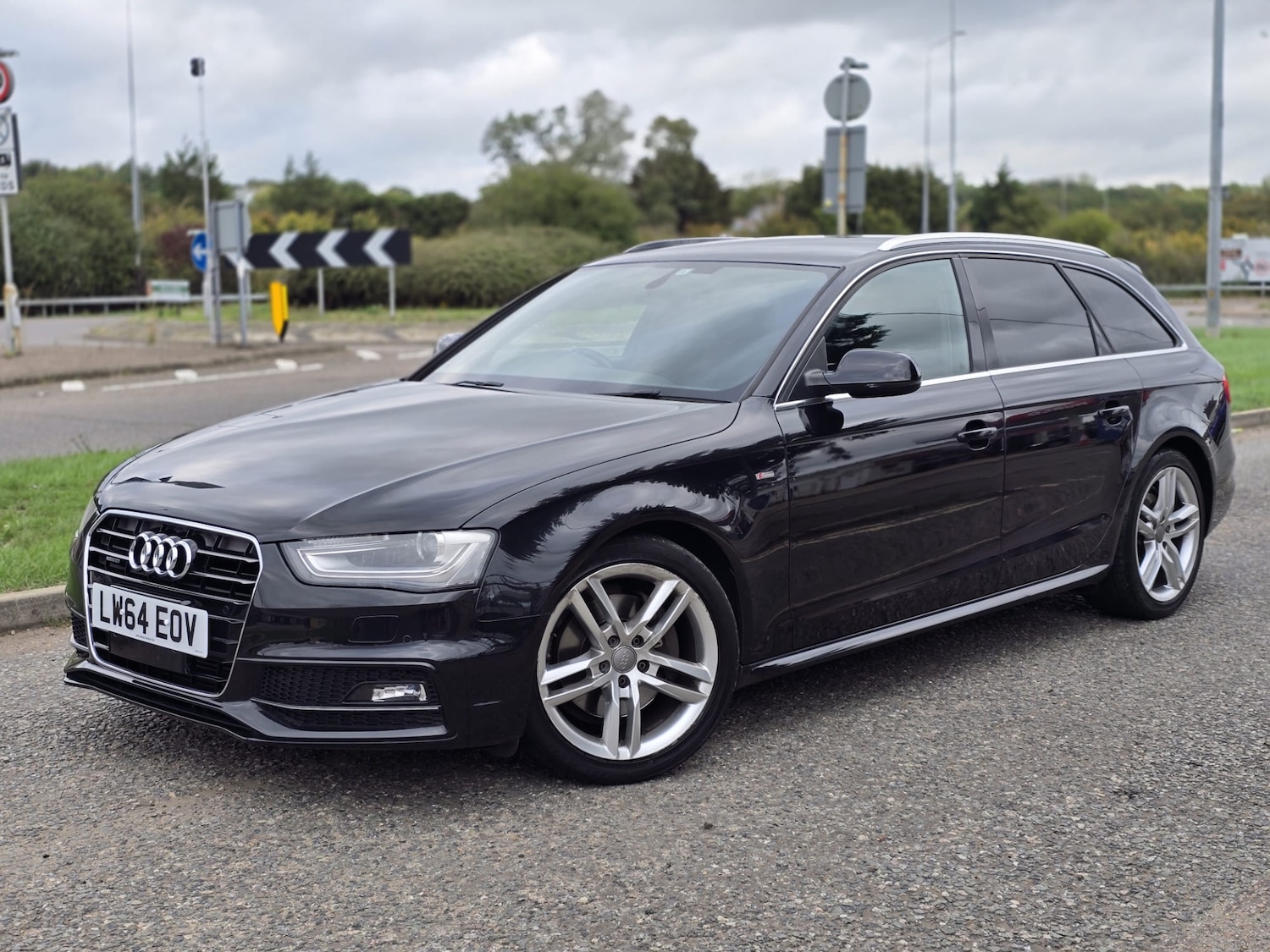 Used Audi A4 2014 for sale - 75997110: Photo 2