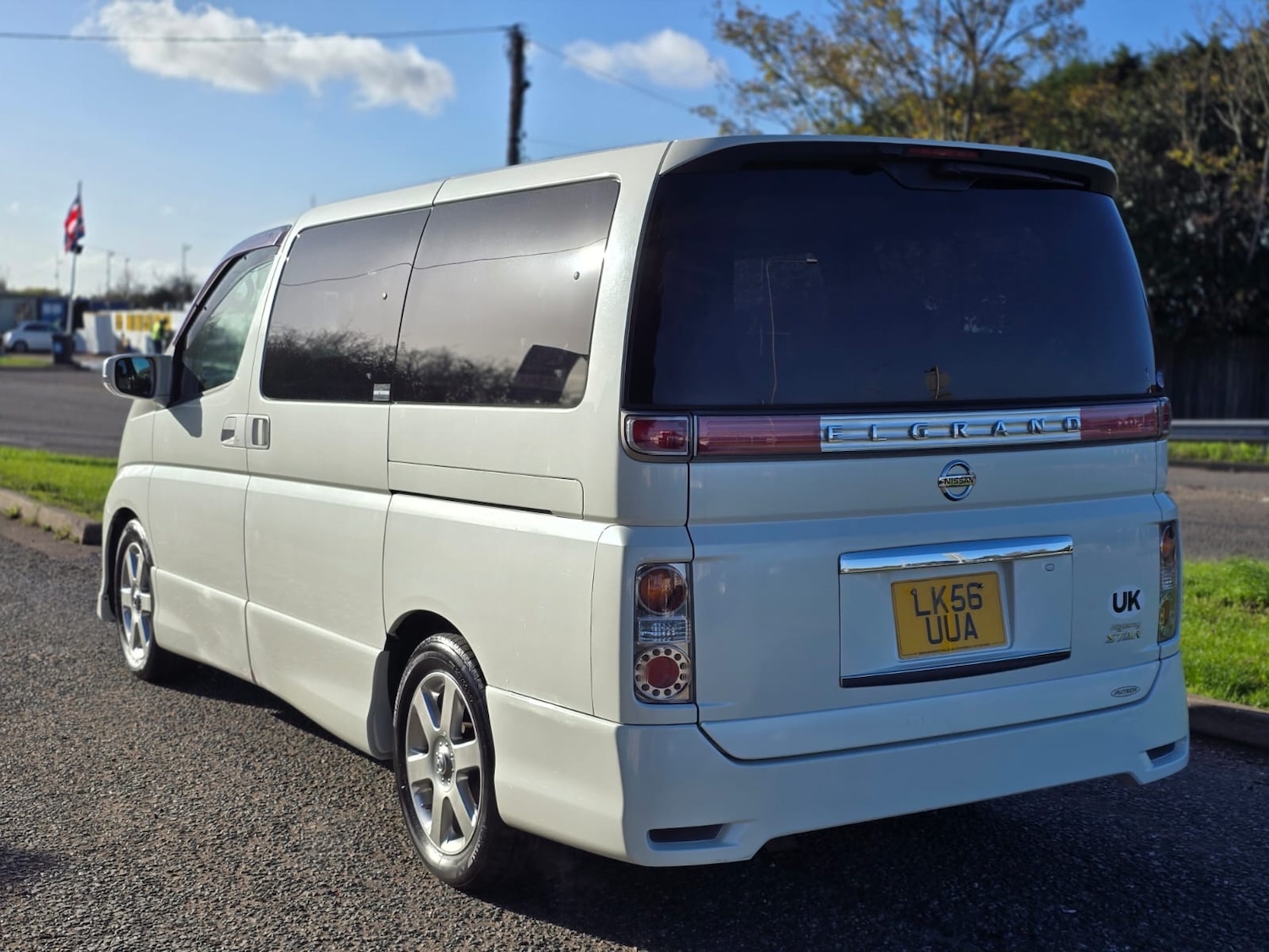 Used Nissan Elgrand 2006 for sale - 76599690: Photo 4