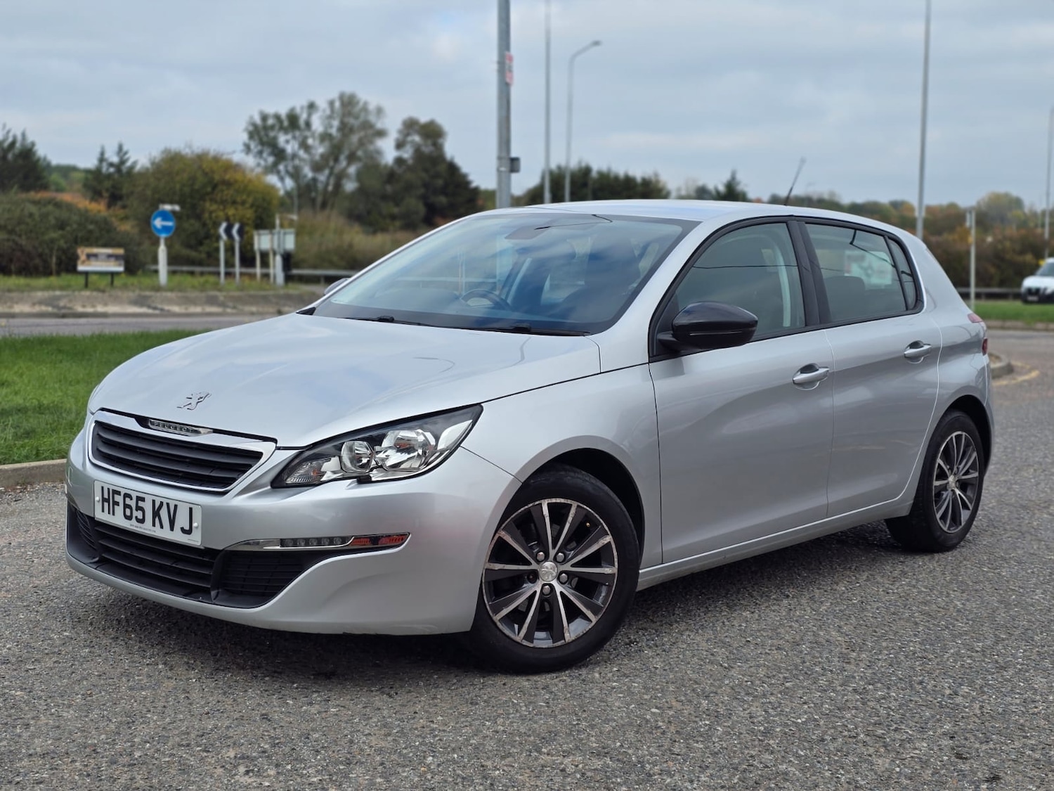 Used Peugeot 308 2015 for sale - 76243780: Photo 2