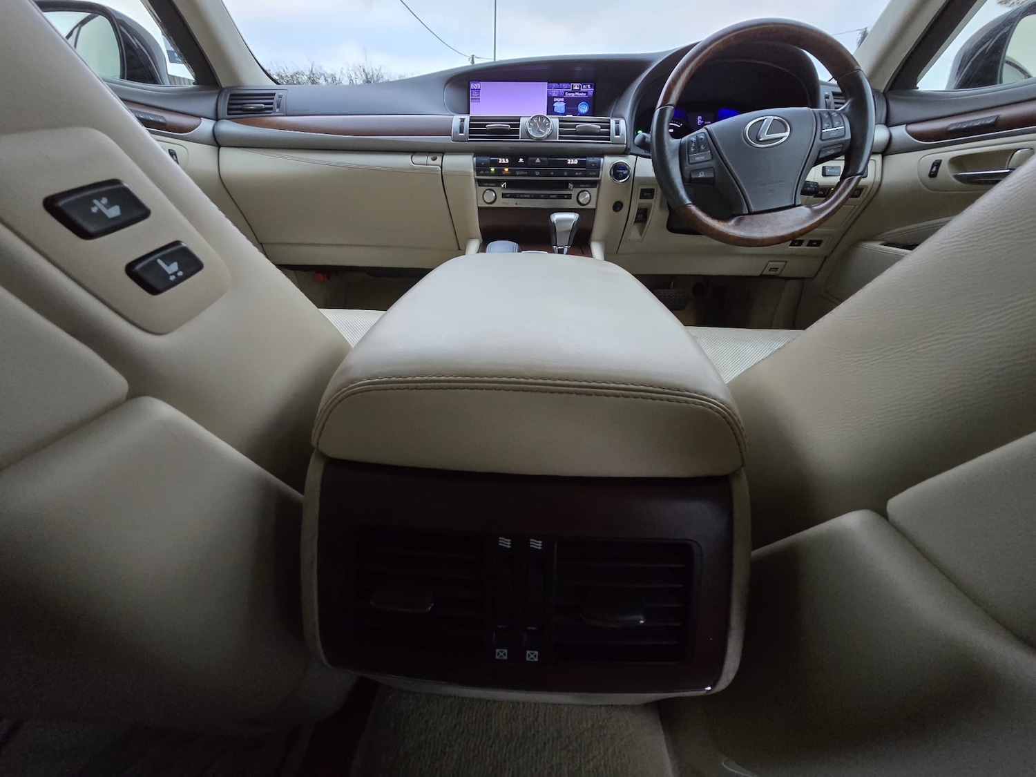 Used Lexus LS 2016 for sale - 76693513: Photo 22