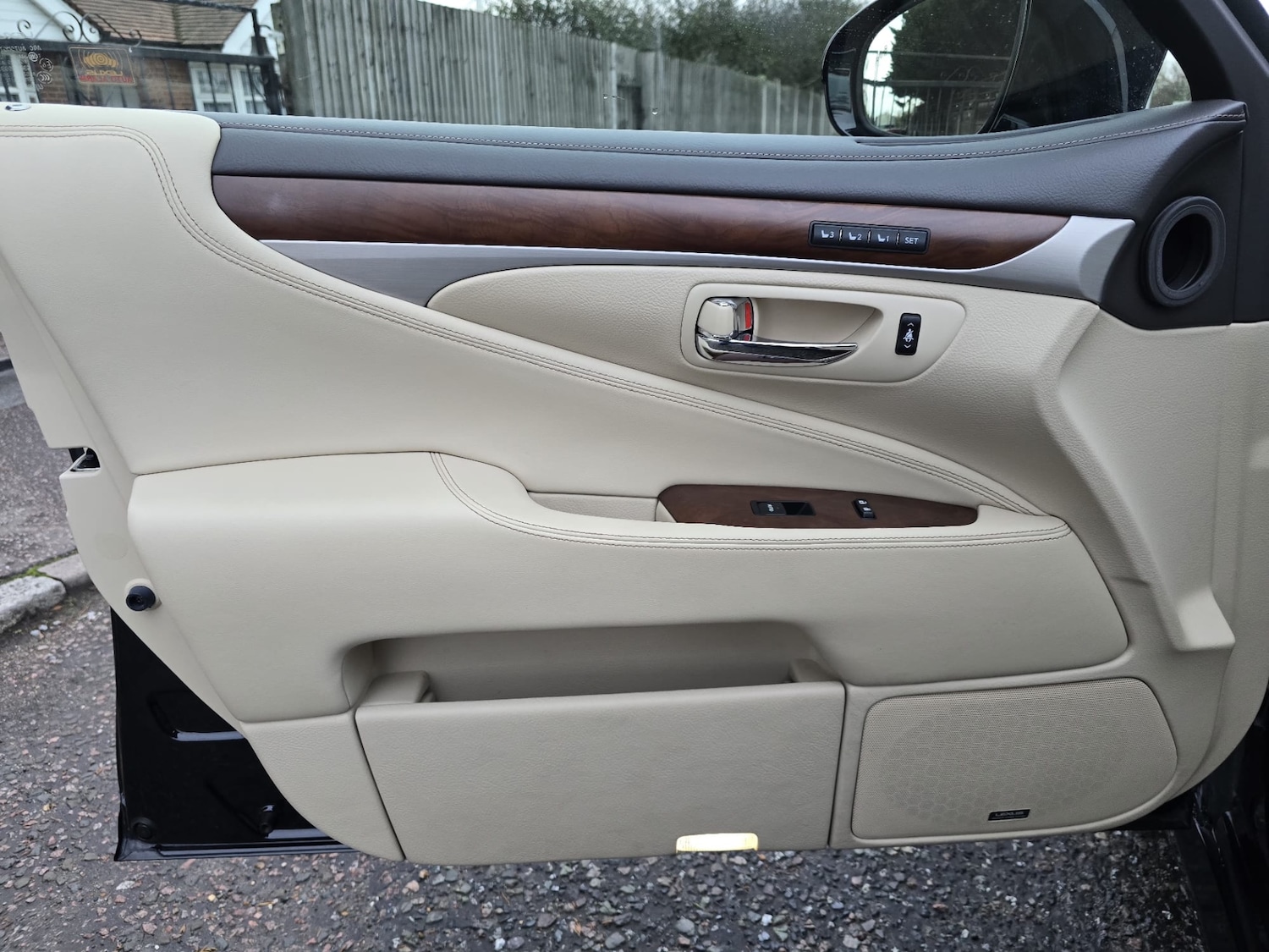 Used Lexus LS 2016 for sale - 76693513: Photo 29