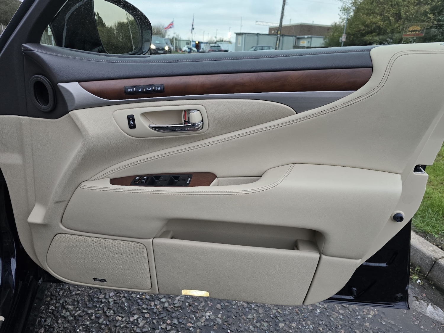 Used Lexus LS 2016 for sale - 76693513: Photo 30