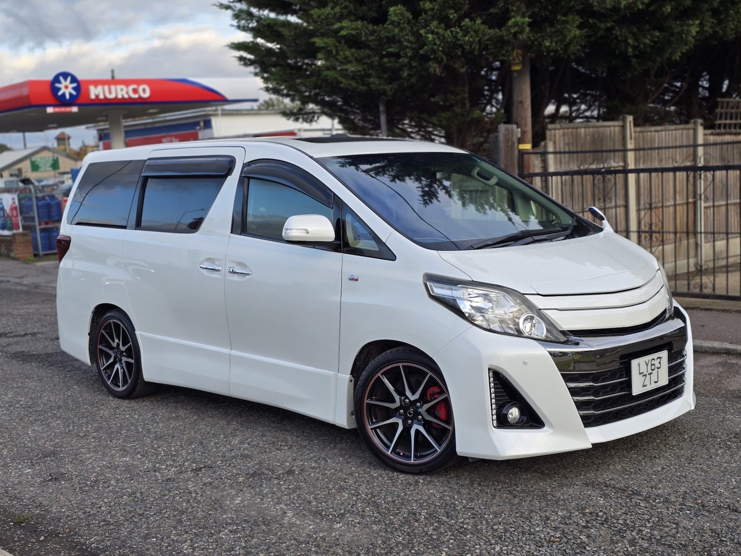 Used Toyota Alphard 2013 for sale - 76517903: Photo 1