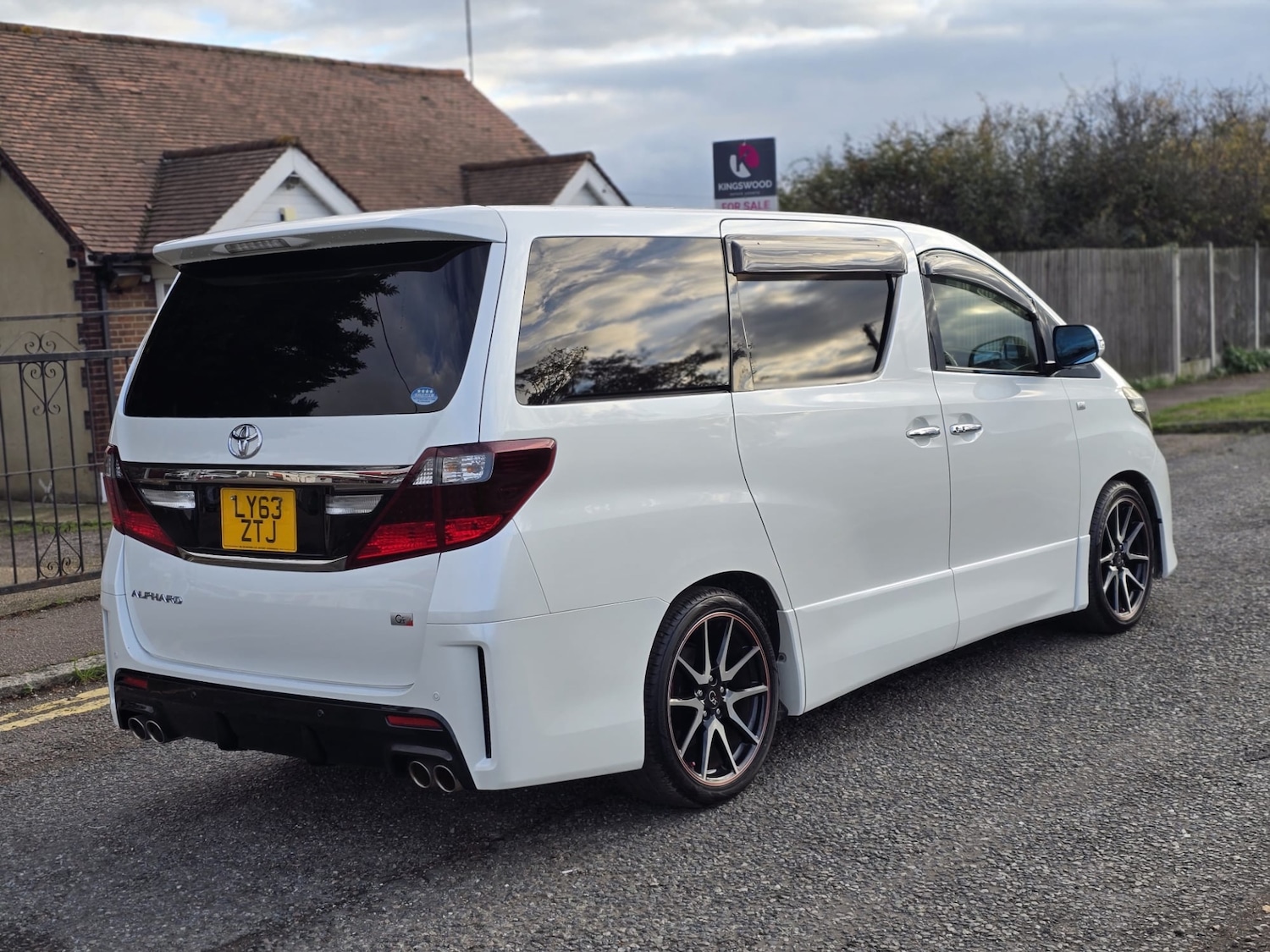 Used Toyota Alphard 2013 for sale - 76517903: Photo 3