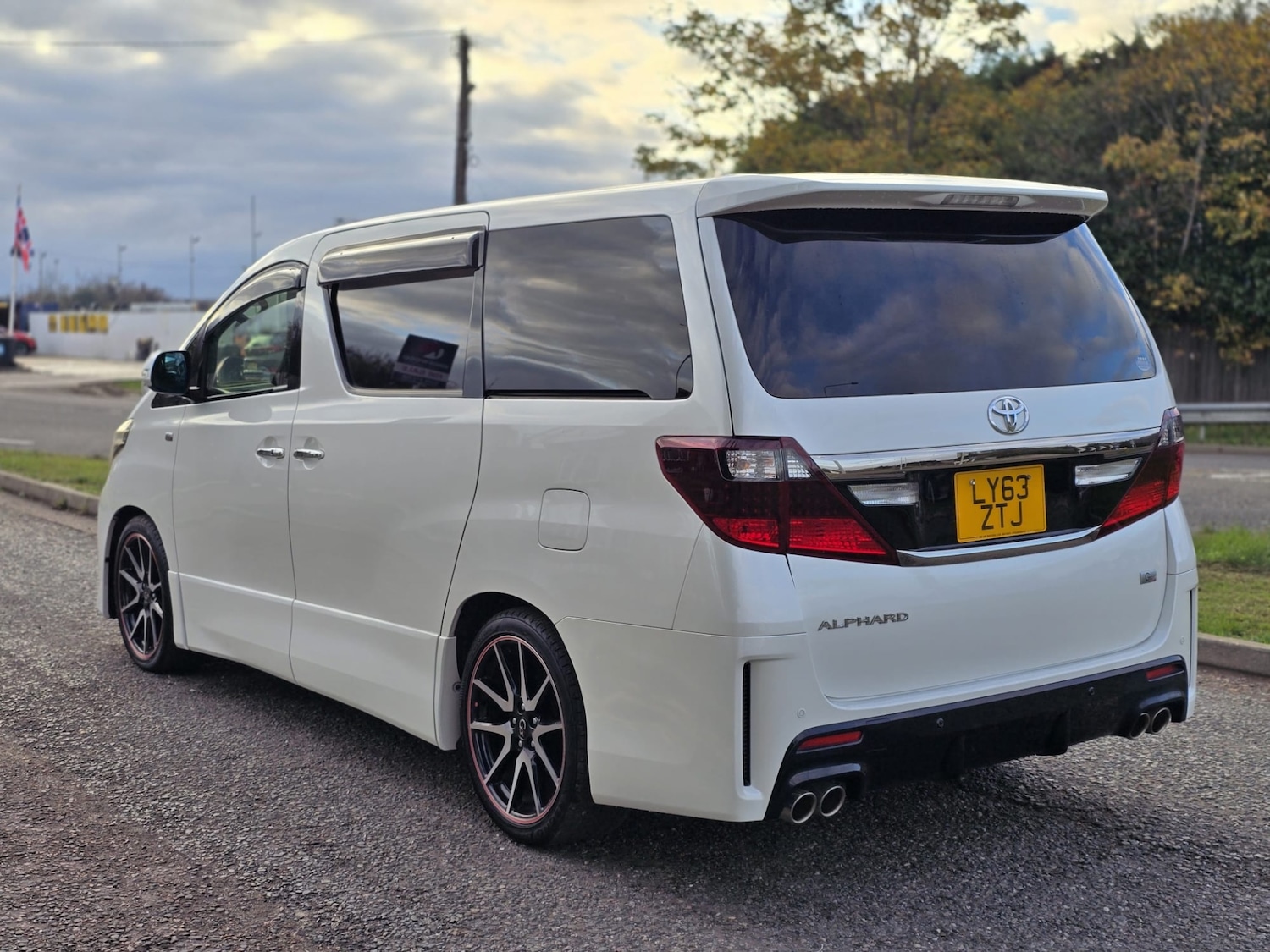 Used Toyota Alphard 2013 for sale - 76517903: Photo 4