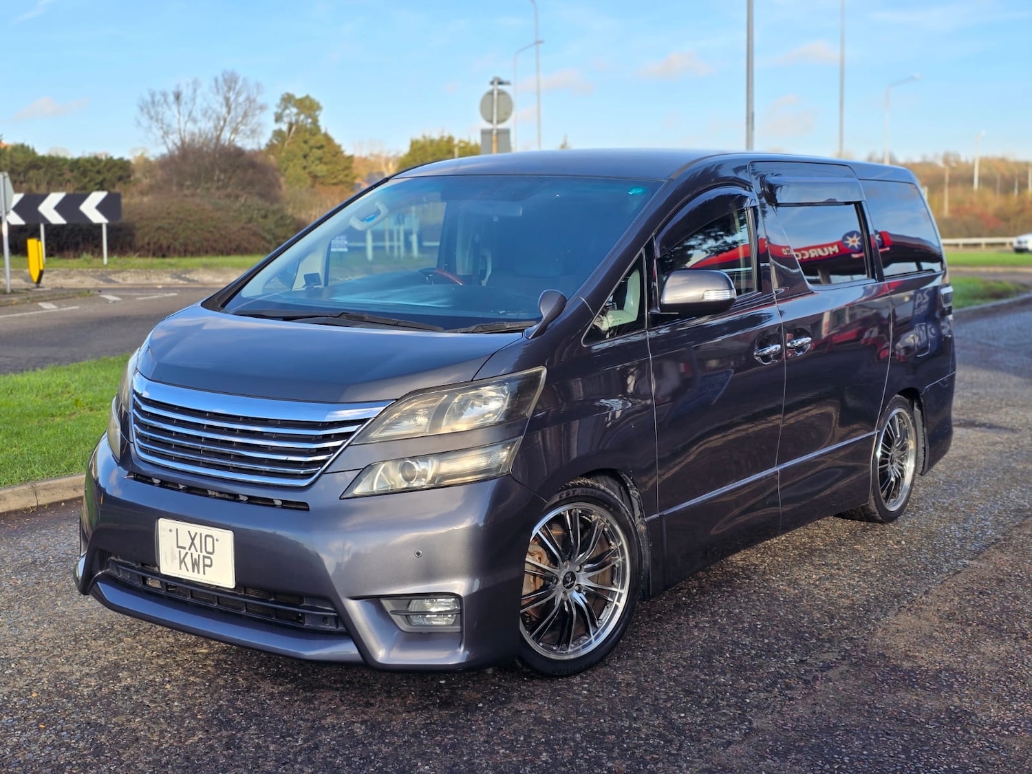 Used Toyota Vellfire 2010 for sale - 76905731: Photo 2