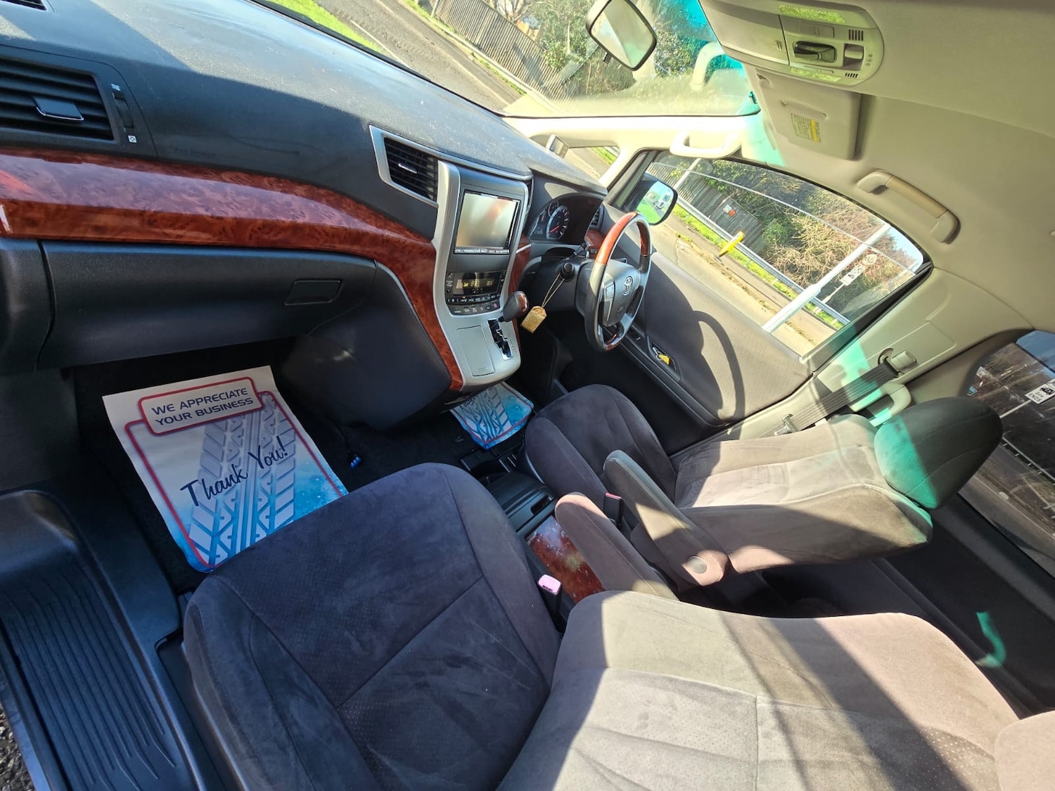 Used Toyota Vellfire 2010 for sale - 76905731: Photo 23