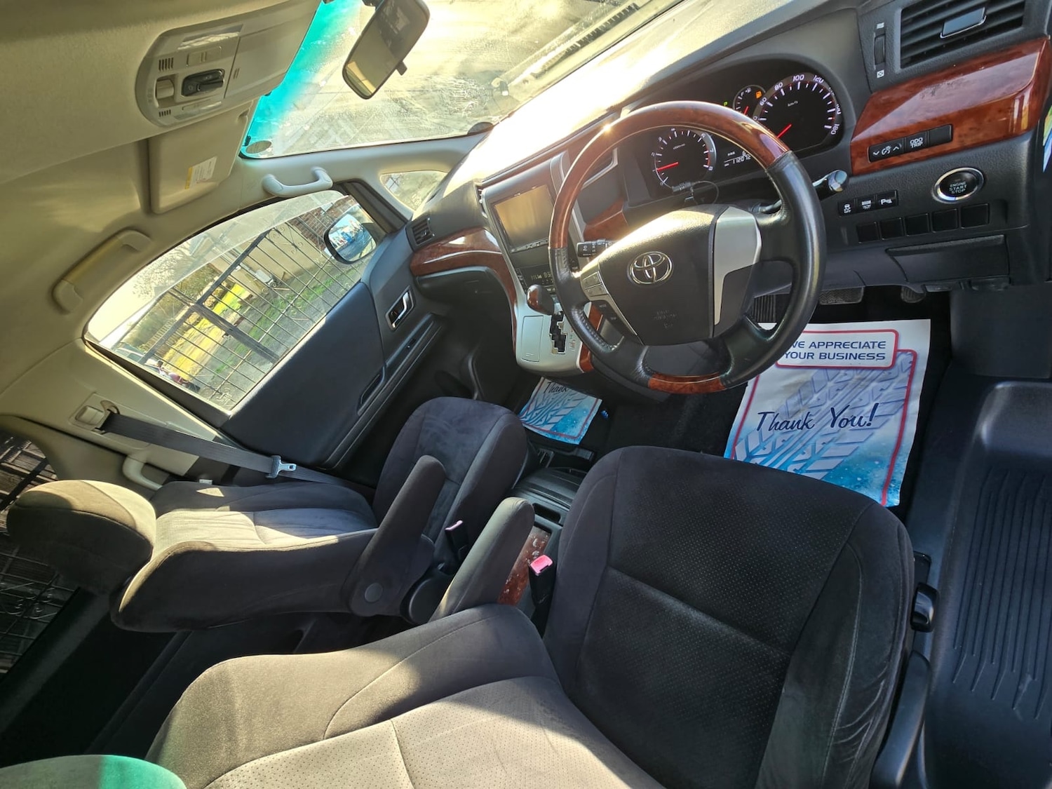 Used Toyota Vellfire 2010 for sale - 76905731: Photo 24