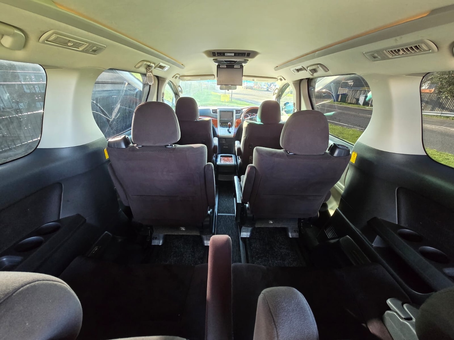 Used Toyota Vellfire 2010 for sale - 76905731: Photo 25