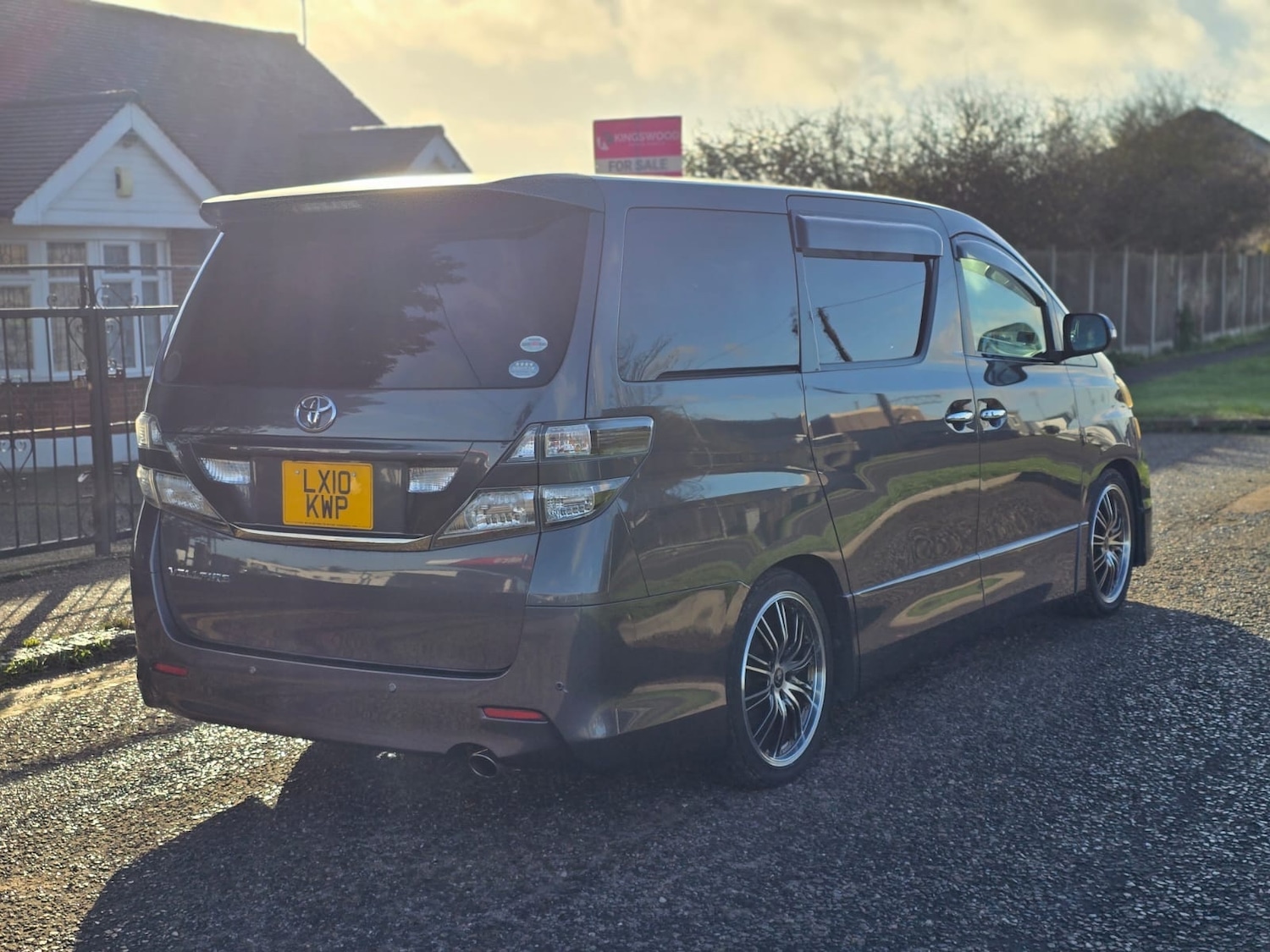 Used Toyota Vellfire 2010 for sale - 76905731: Photo 3