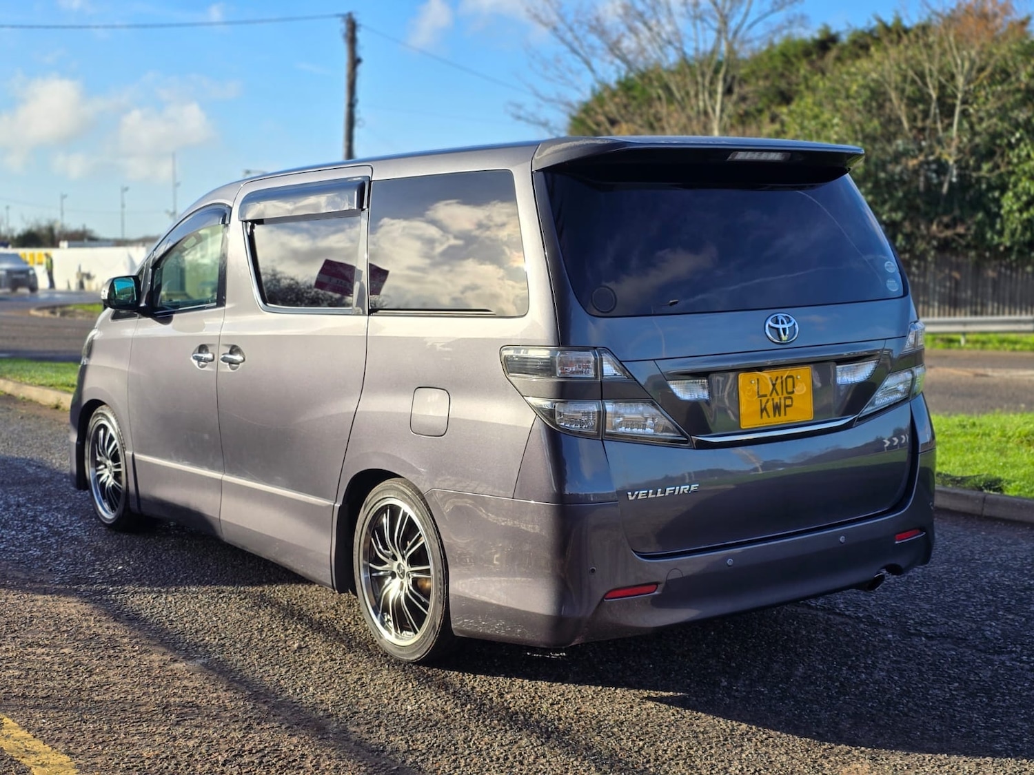 Used Toyota Vellfire 2010 for sale - 76905731: Photo 4