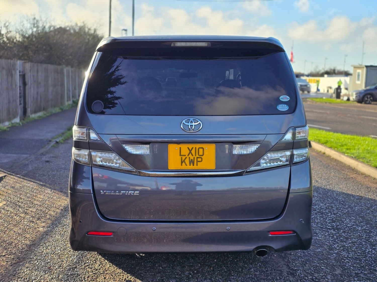 Used Toyota Vellfire 2010 for sale - 76905731: Photo 6