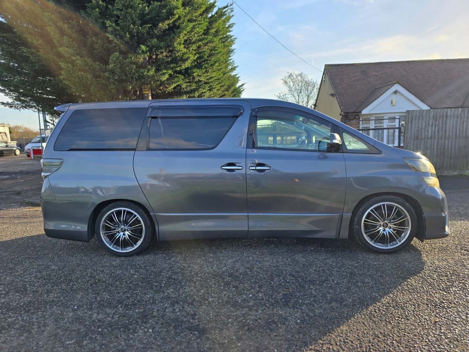 Used Toyota Vellfire 2010 for sale - 76905731: Photo 7