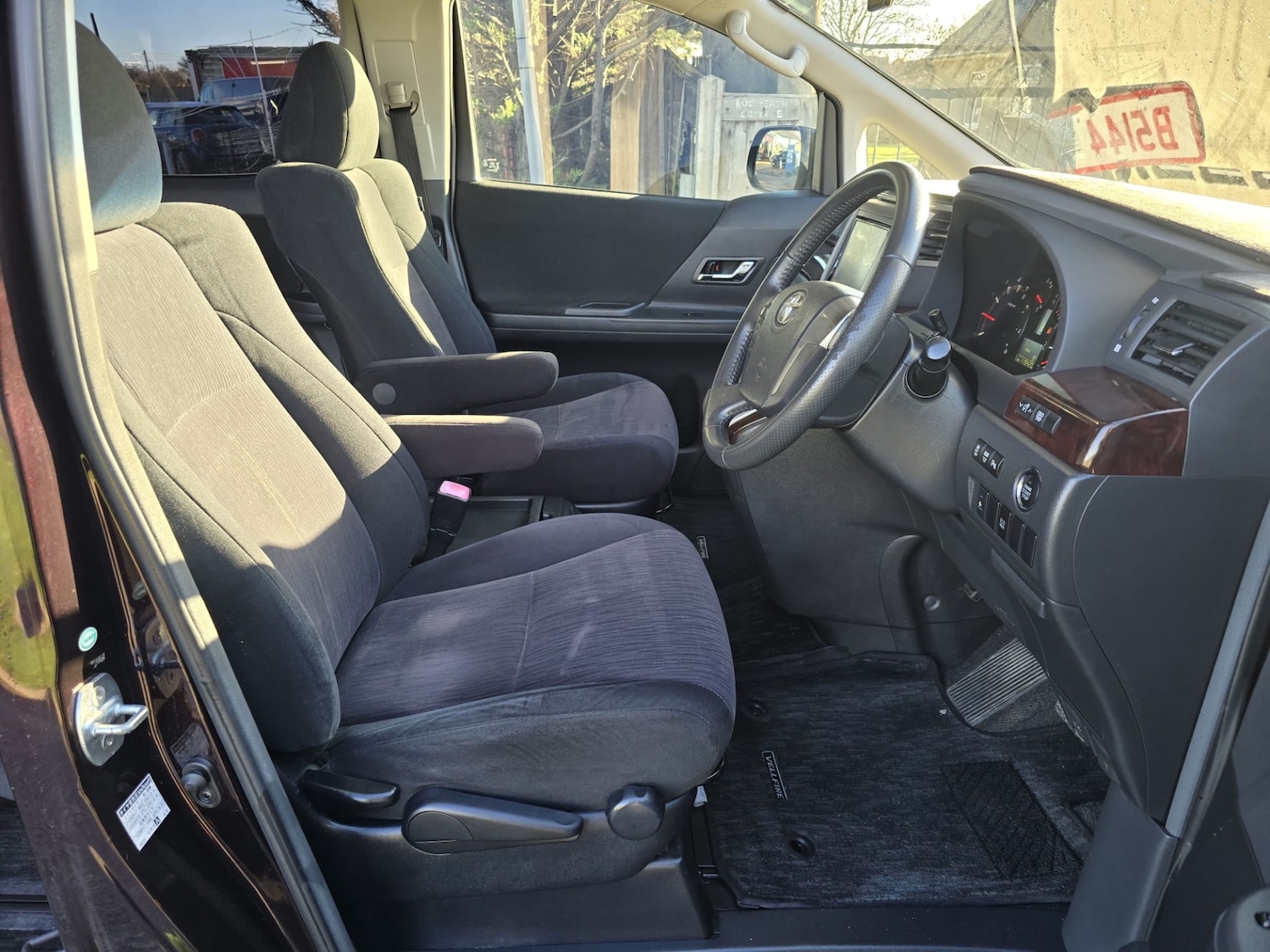 Used Toyota Vellfire 2011 for sale - 76933048: Photo 13