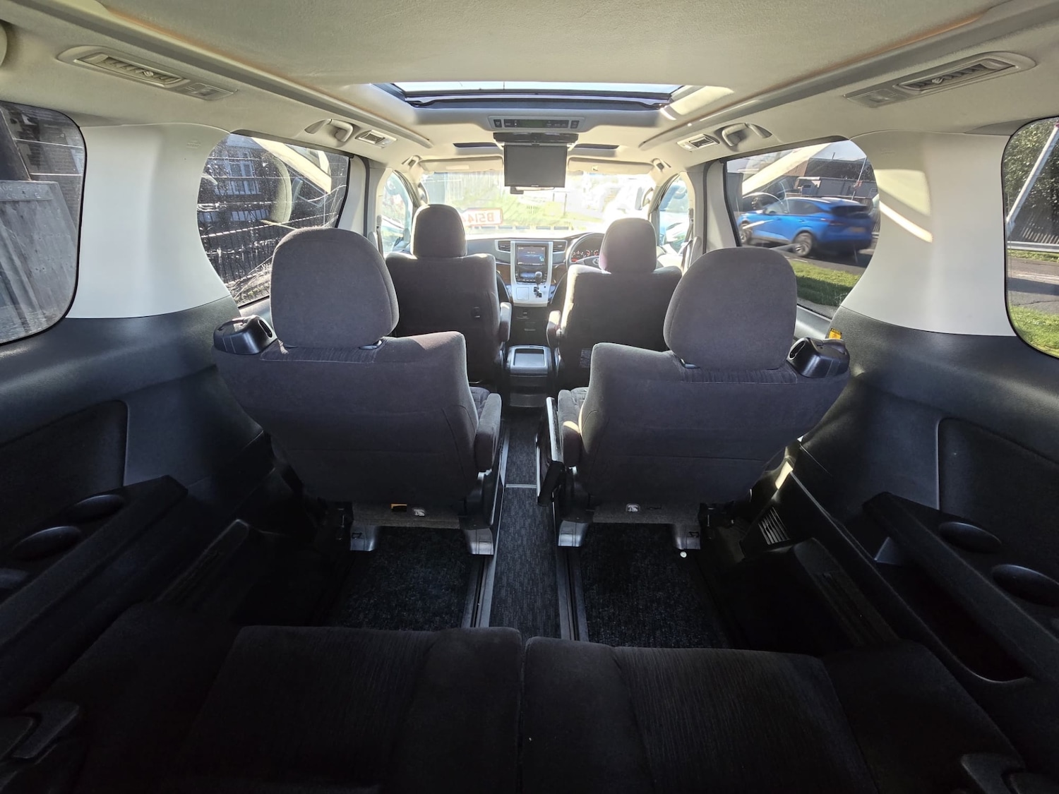 Used Toyota Vellfire 2011 for sale - 76933048: Photo 24