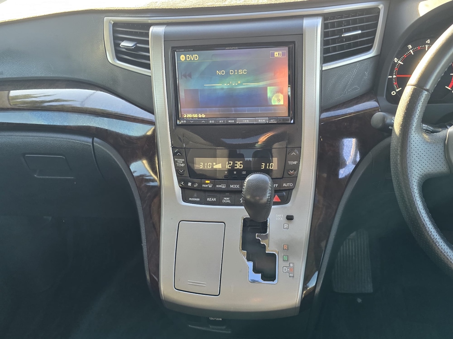 Used Toyota Vellfire 2011 for sale - 76933048: Photo 29