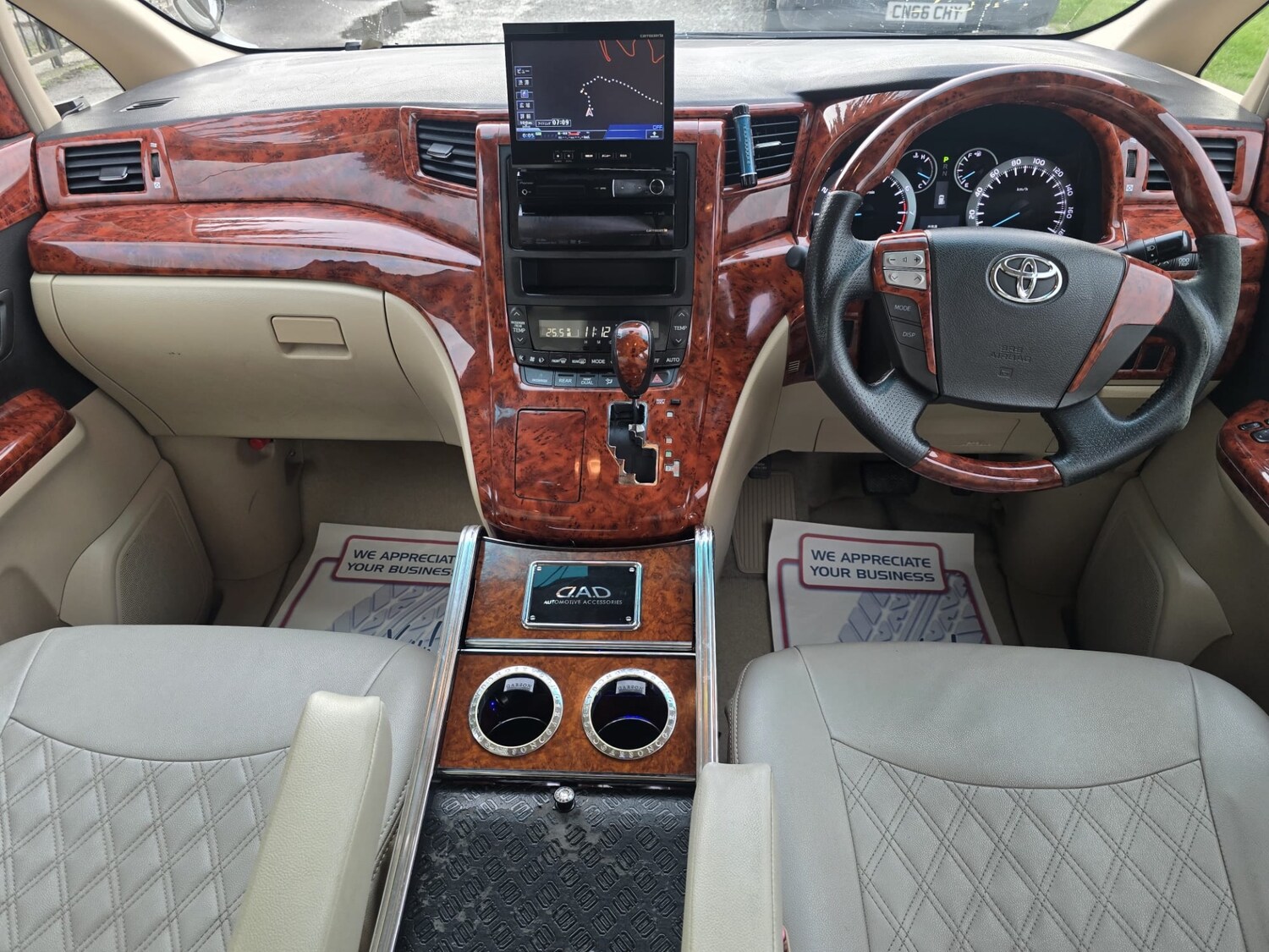 Used Toyota Vellfire 2011 for sale - 77476680: Photo 25