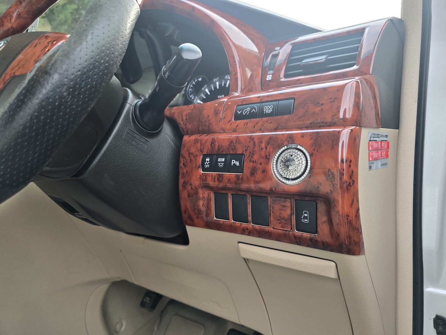 Used Toyota Vellfire 2011 for sale - 77476680: Photo 29