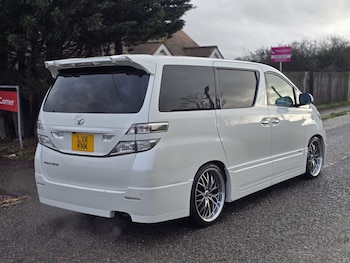 Used Toyota Vellfire 2011 for sale - 77476680: Photo