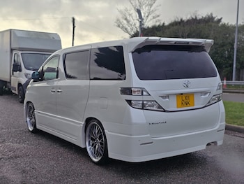 Used Toyota Vellfire 2011 for sale - 77476680: Photo