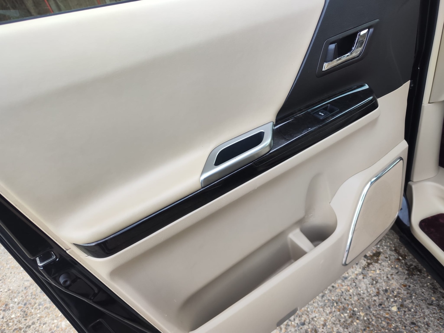 Used Toyota Alphard 2013 for sale - 77568438: Photo 25