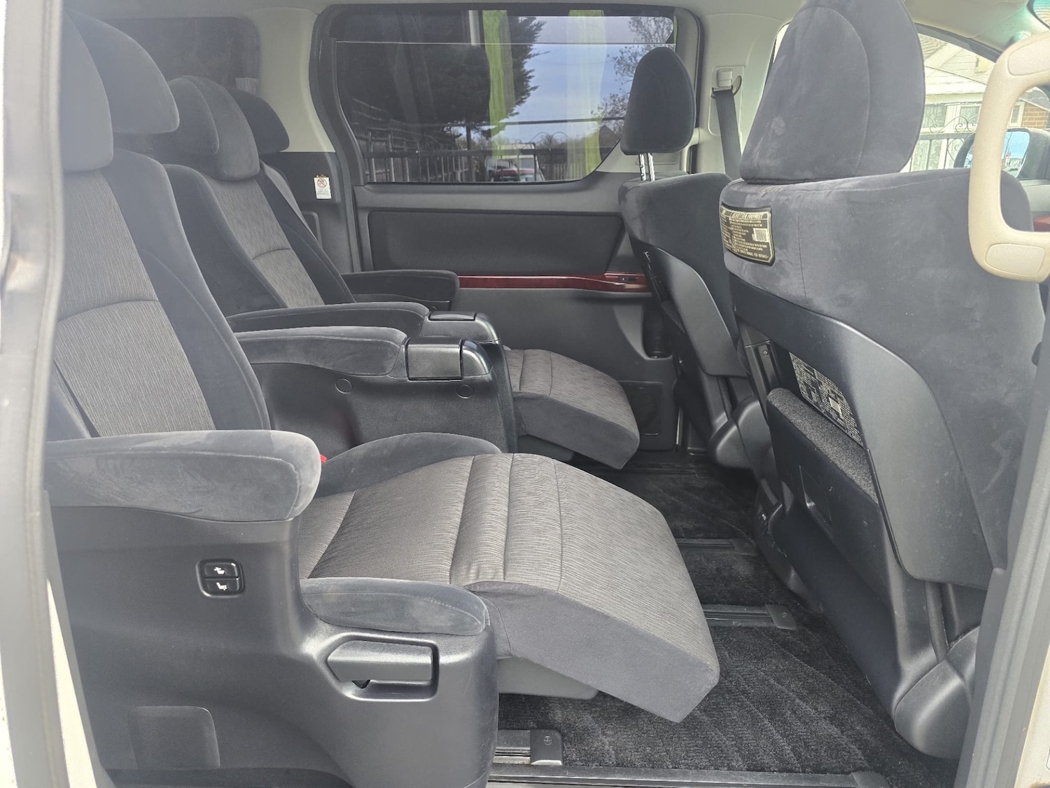 Used Toyota Alphard 2009 for sale - 76881642: Photo 15