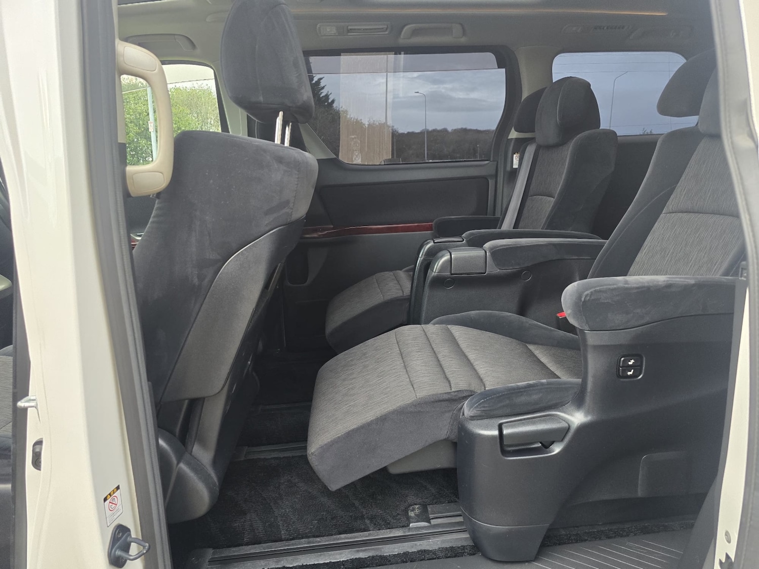 Used Toyota Alphard 2009 for sale - 76881642: Photo 16