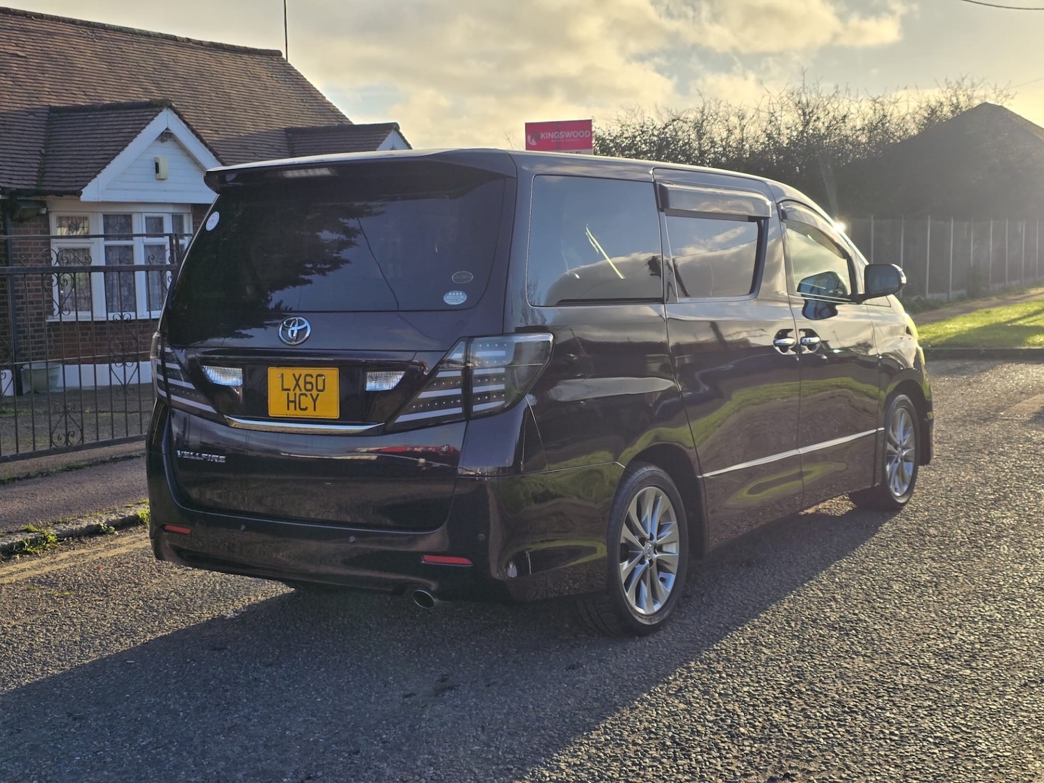 Used Toyota Vellfire 2010 for sale - 76906408: Photo 3