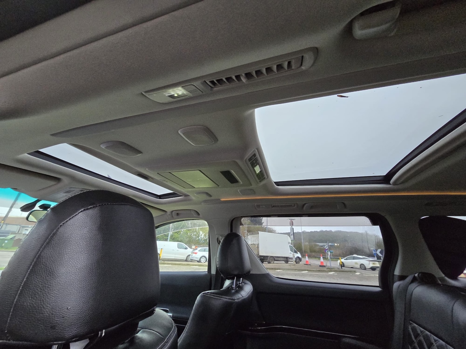 Used Toyota Alphard 2010 for sale - 77492920: Photo 22