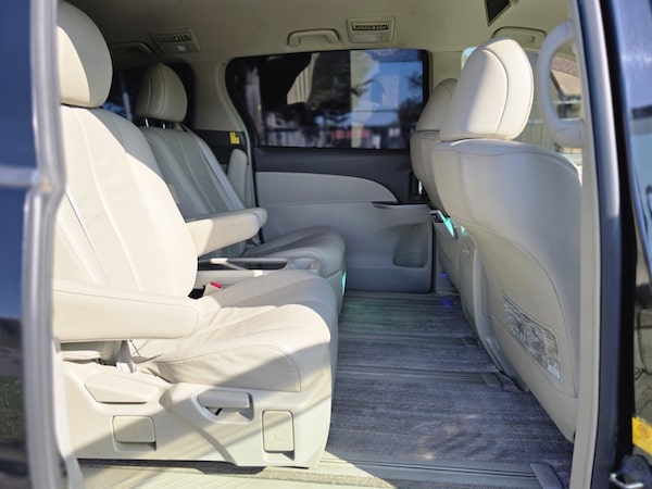 Used Toyota Estima 2010 for sale - 74524402: Photo 15