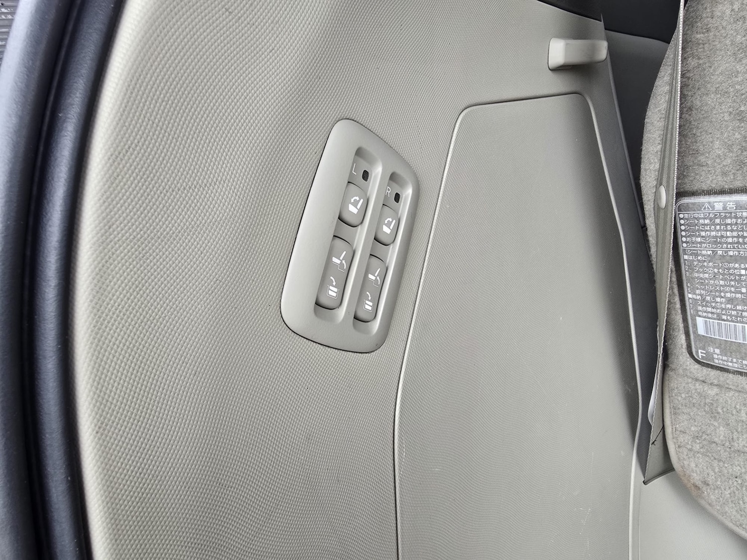 Used Toyota Estima 2024 for sale - 78123062: Photo 24