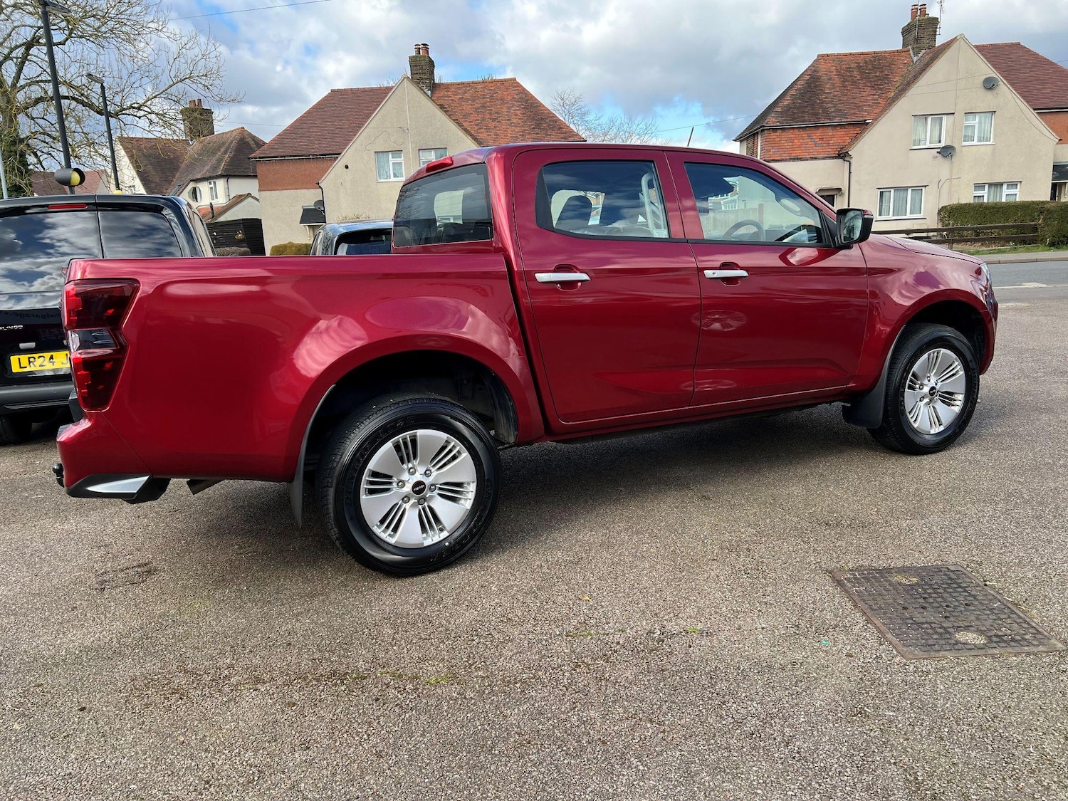Used Isuzu D-Max 2023 for sale - 77456075: Photo 2