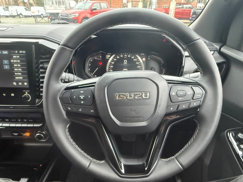 Used Isuzu D-Max 2024 for sale - 76945705: Photo 9