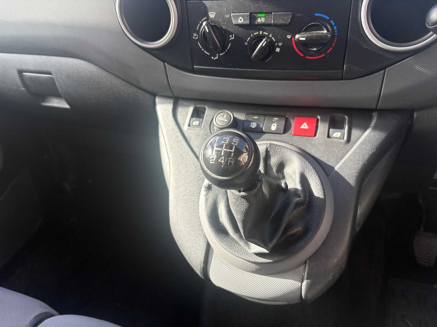 Used Peugeot Partner 2014 for sale - 77570946: Photo 13