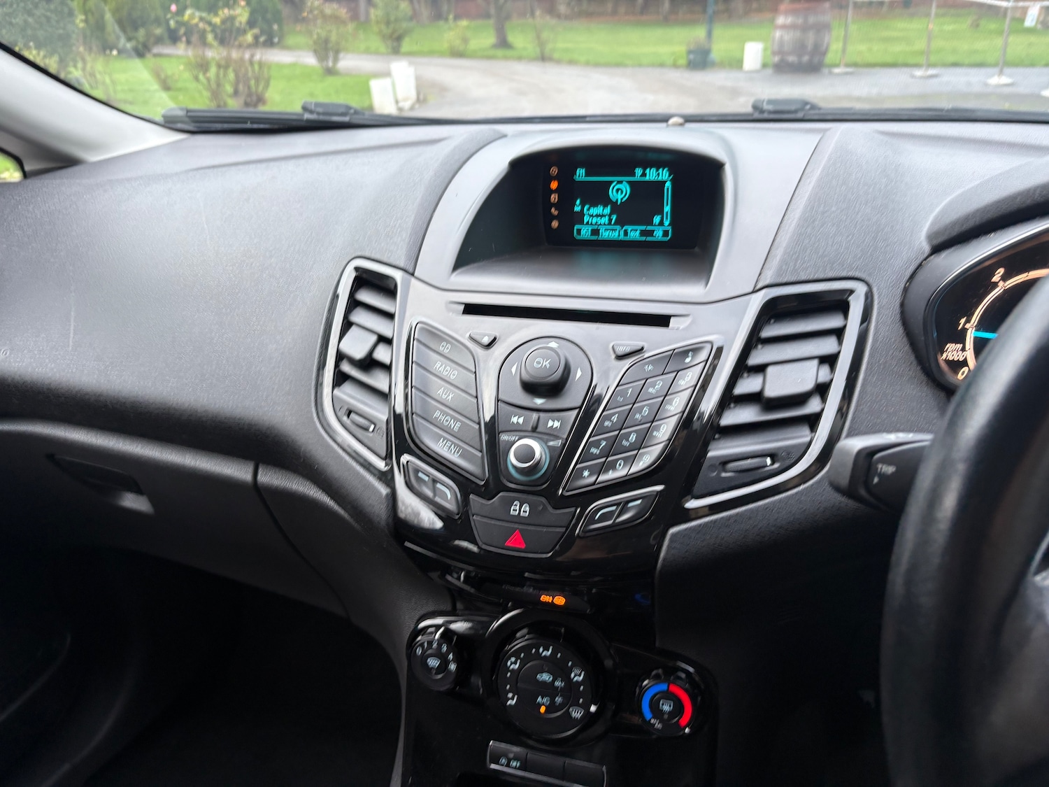 Used Ford Fiesta 2014 for sale - 76807772: Photo 11