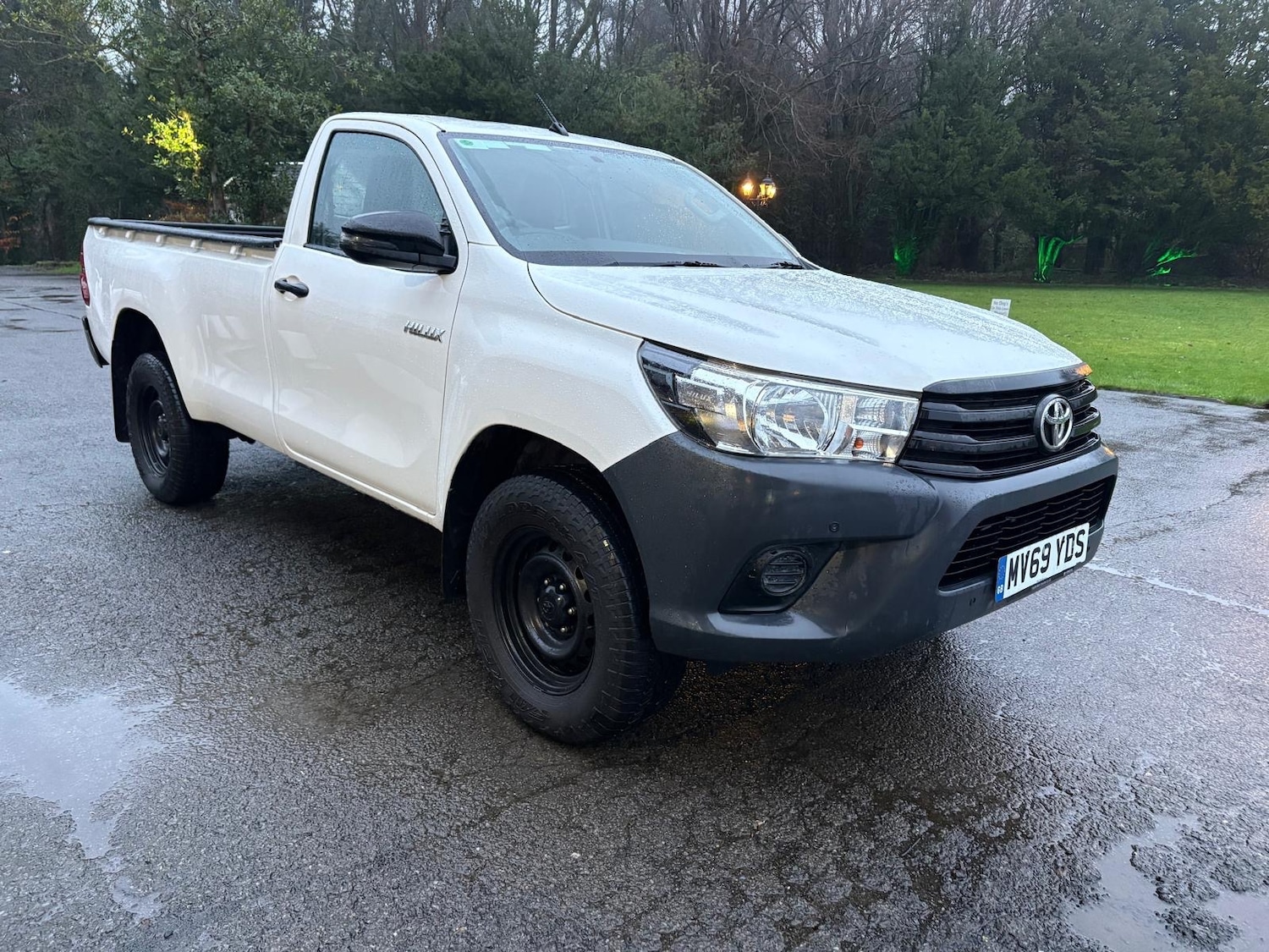 Used Toyota Hilux 2019 for sale - 76954545: Photo 2