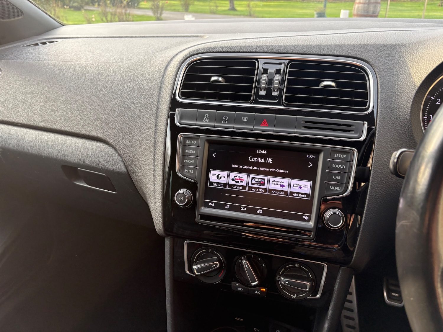 Used Volkswagen Polo 2015 for sale - 76961912: Photo 10