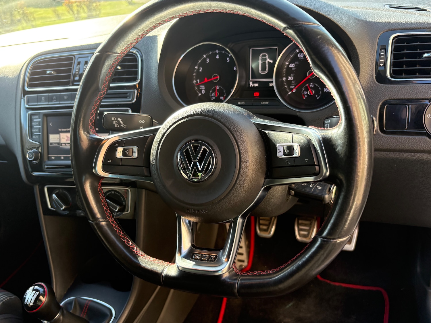 Used Volkswagen Polo 2015 for sale - 76961912: Photo 15