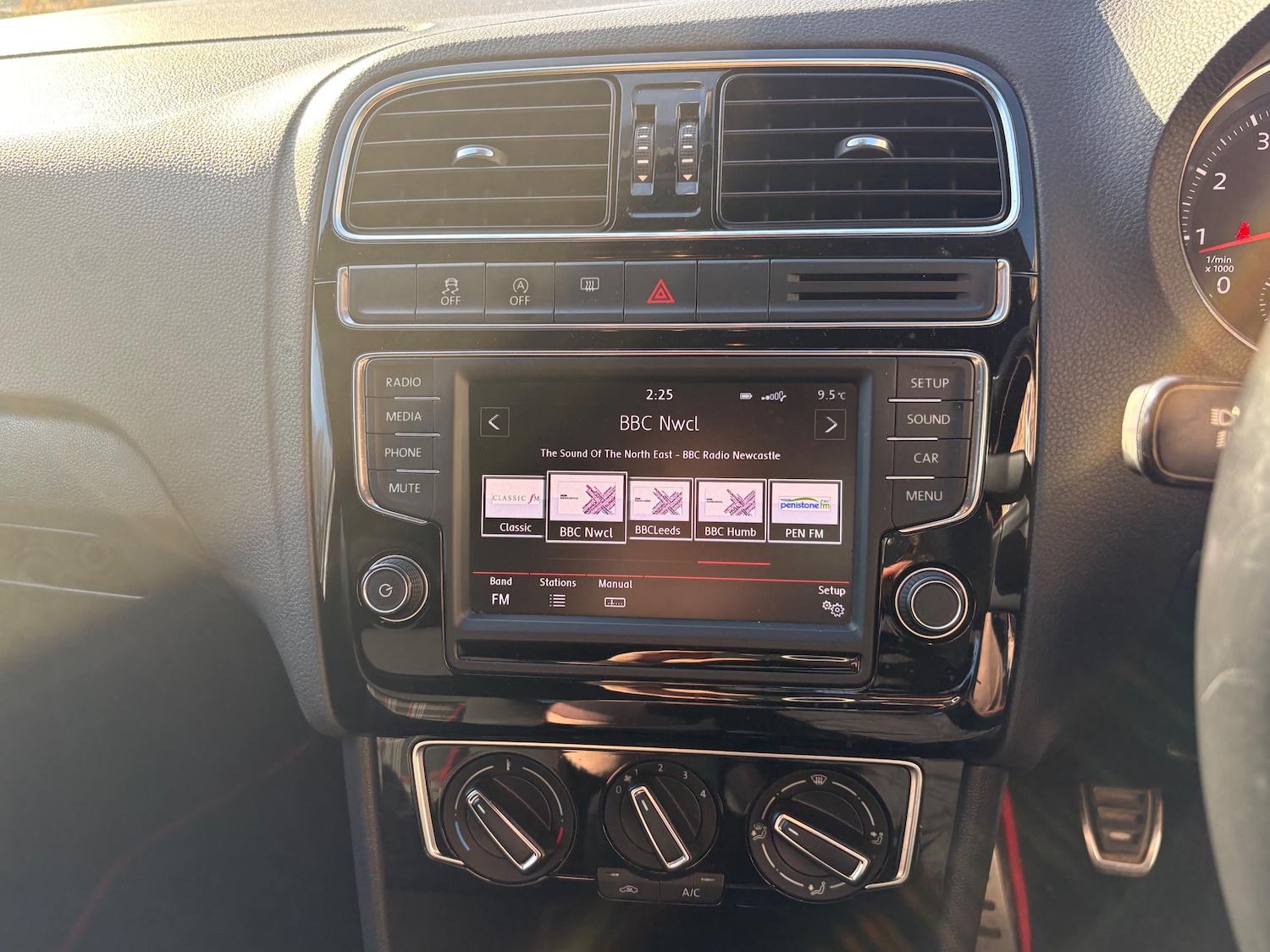 Used Volkswagen Polo 2015 for sale - 76961912: Photo 16